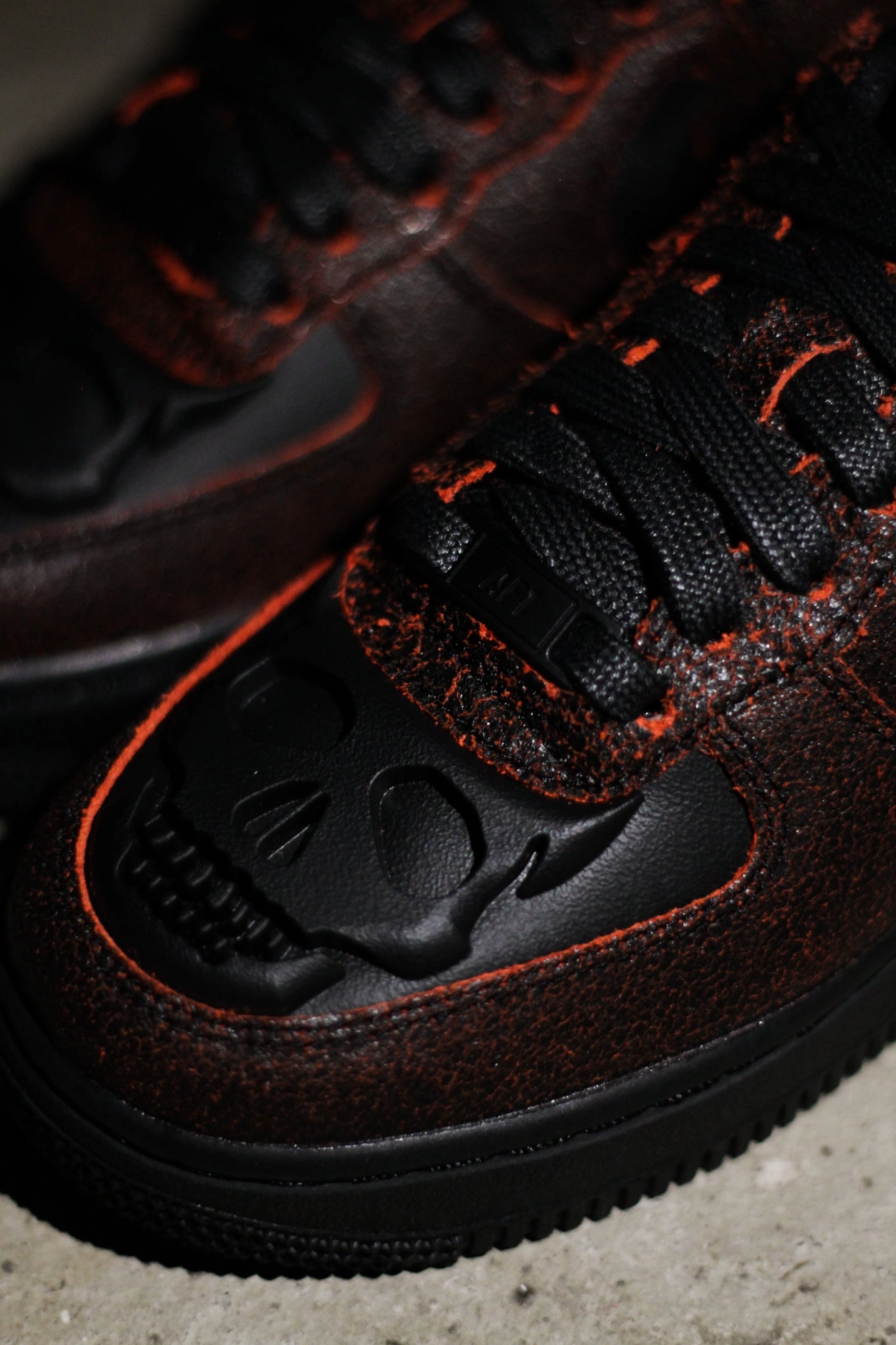 AIR FORCE 1 RETRO HWN QS BLACK/CRIMSON