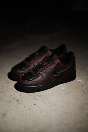 AIR FORCE 1 RETRO HWN QS BLACK/CRIMSON