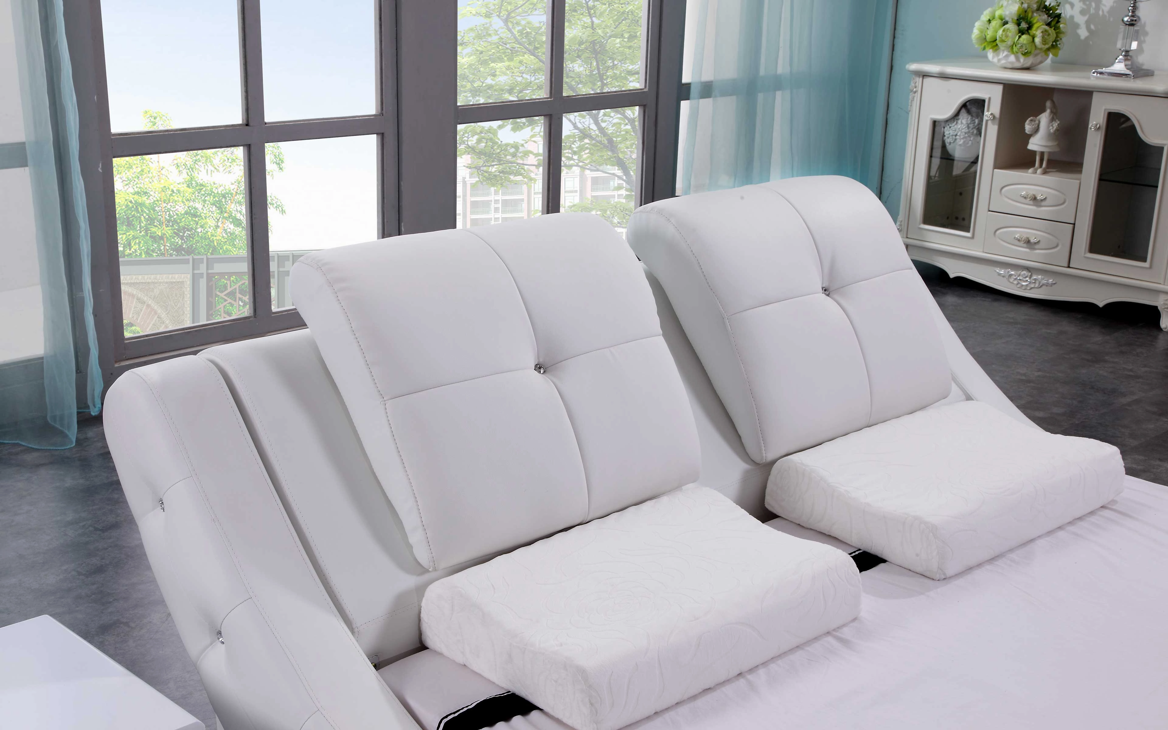 Hnoss Curved Modern Leather Platform Bed