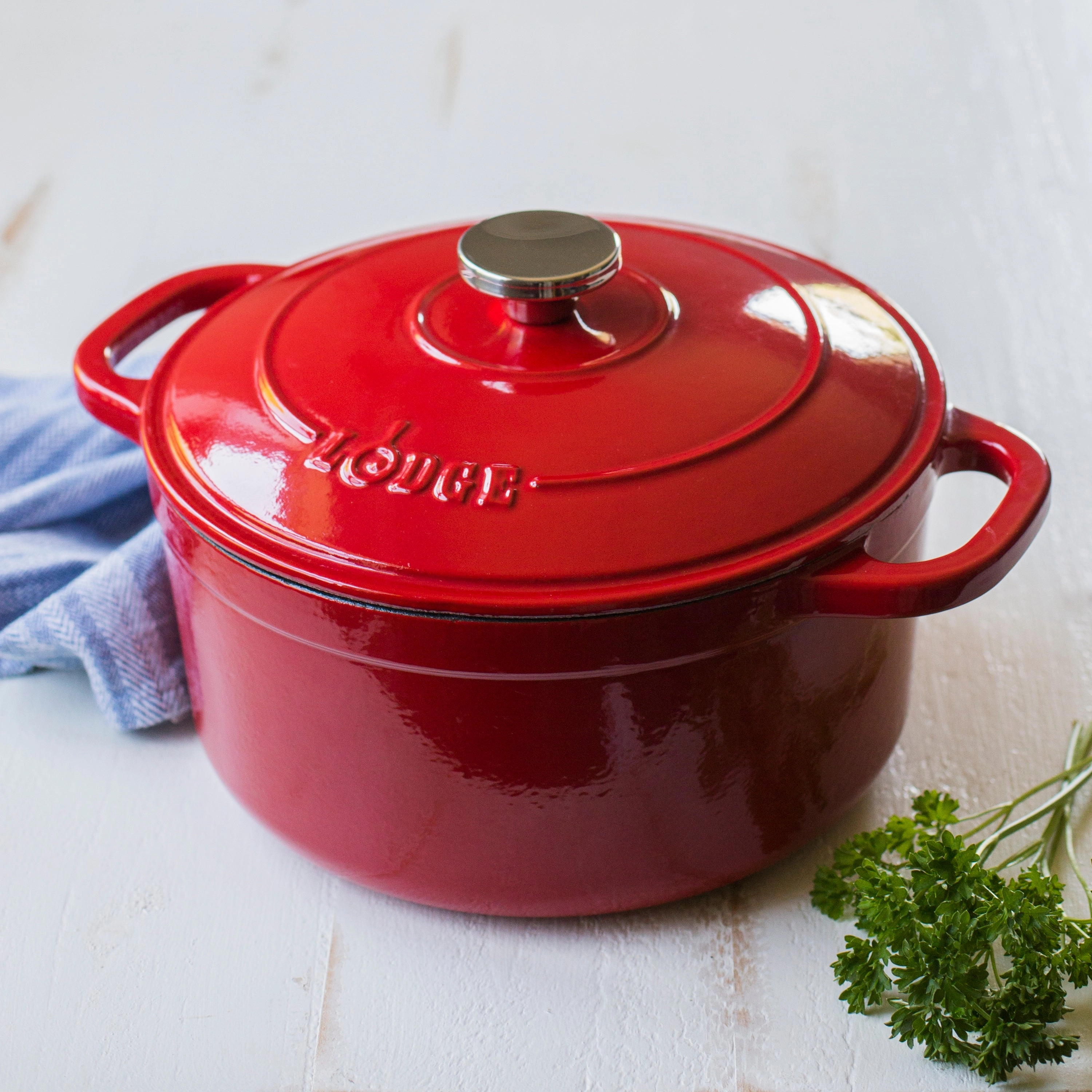 Lodge EB5D42 Enameled Cast Iron Dutch Ovens - 5.5 Quart Red