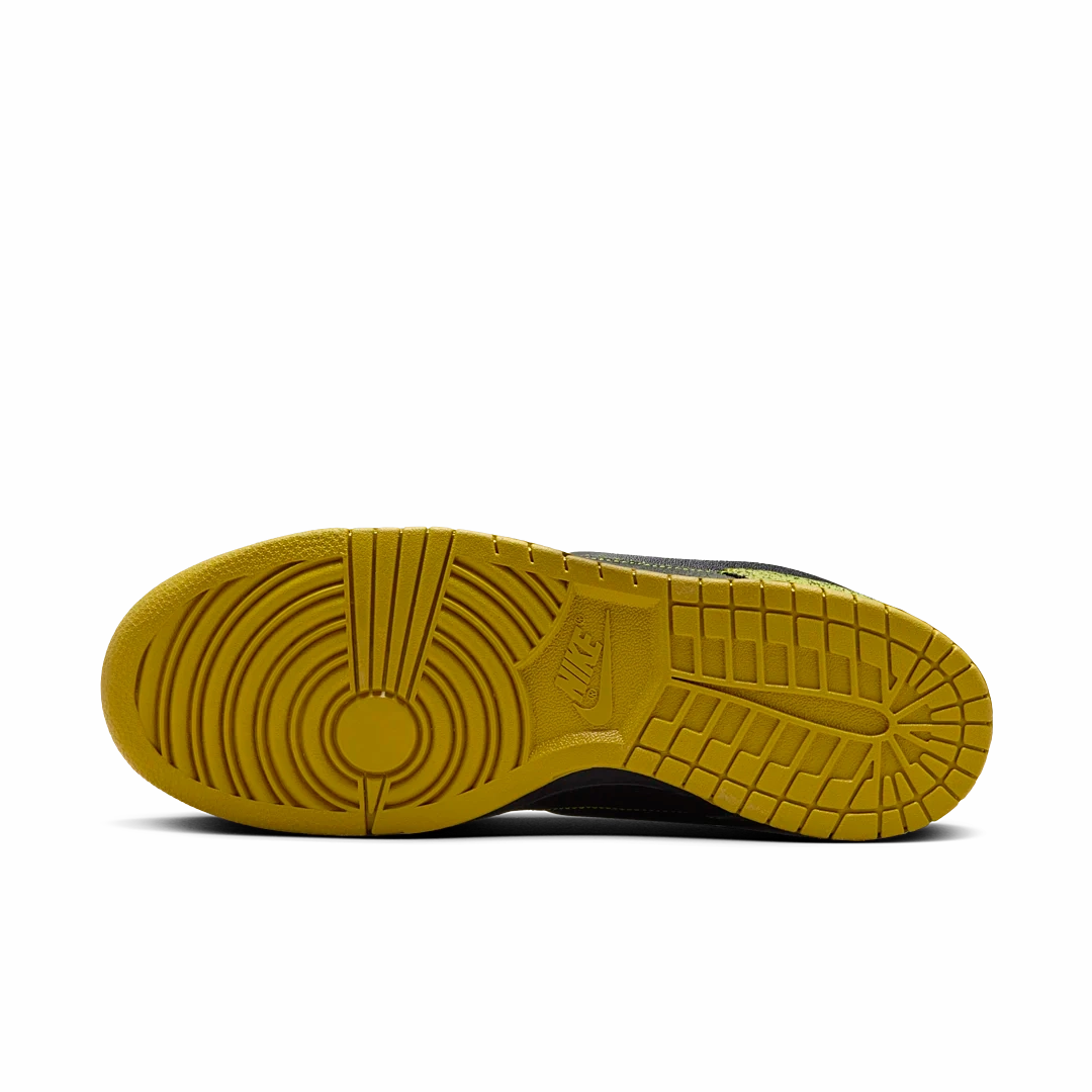 Nike Dunk Low Retro QS Halloween Skull