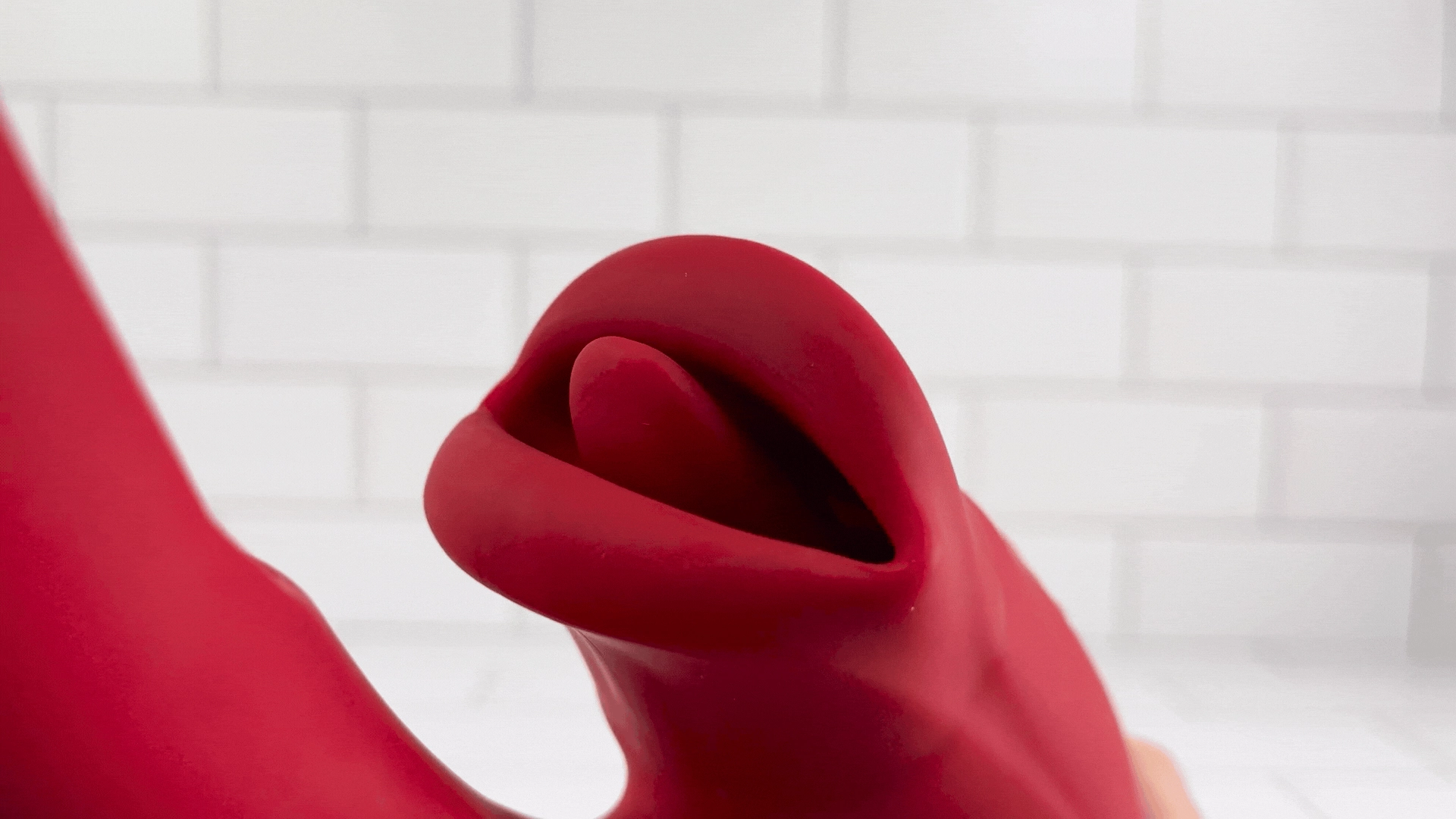 Super French Kiss - Moving Mouth with Tongue & Fluttering Shaft