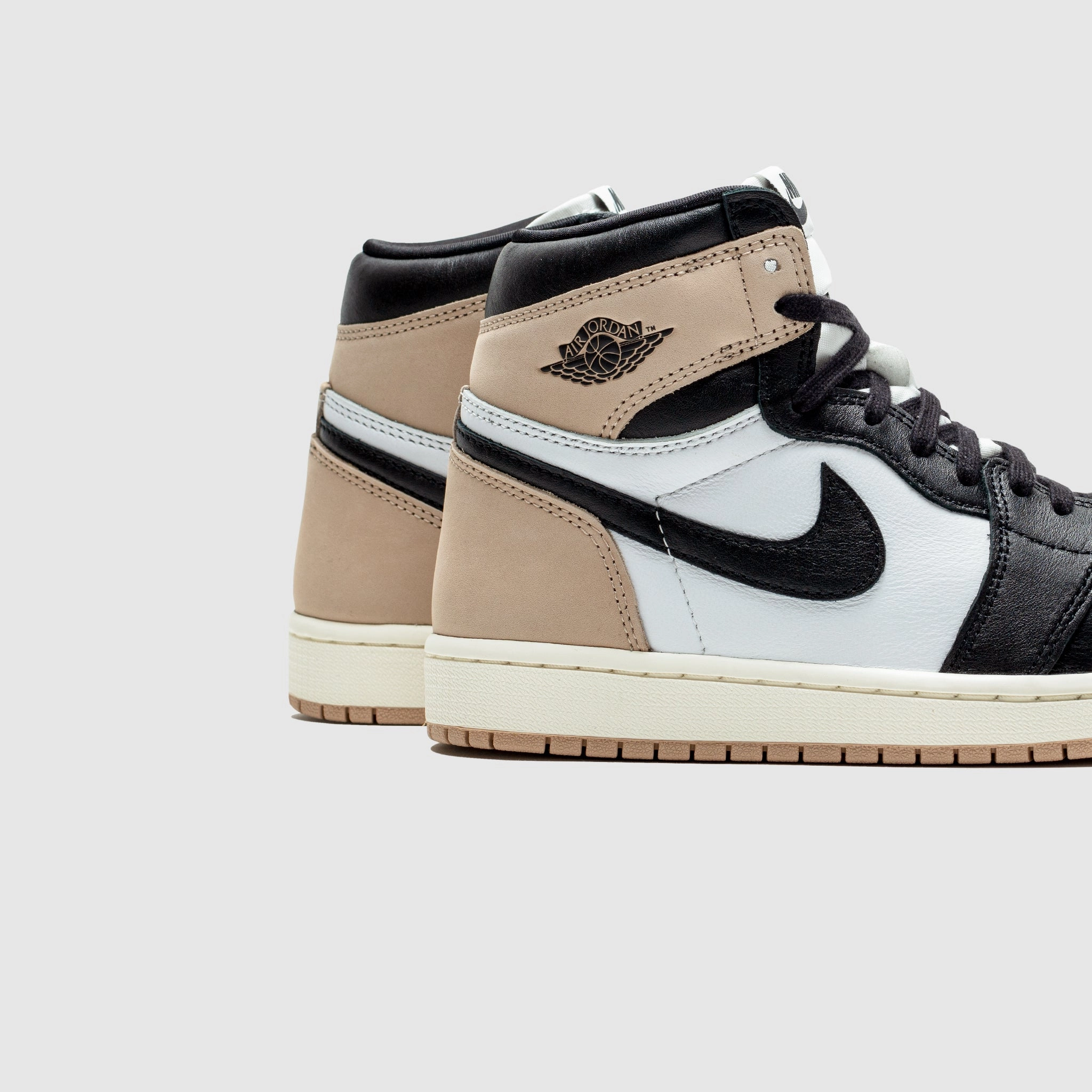 WMNS AIR JORDAN 1 RETRO HIGH OG LATTE