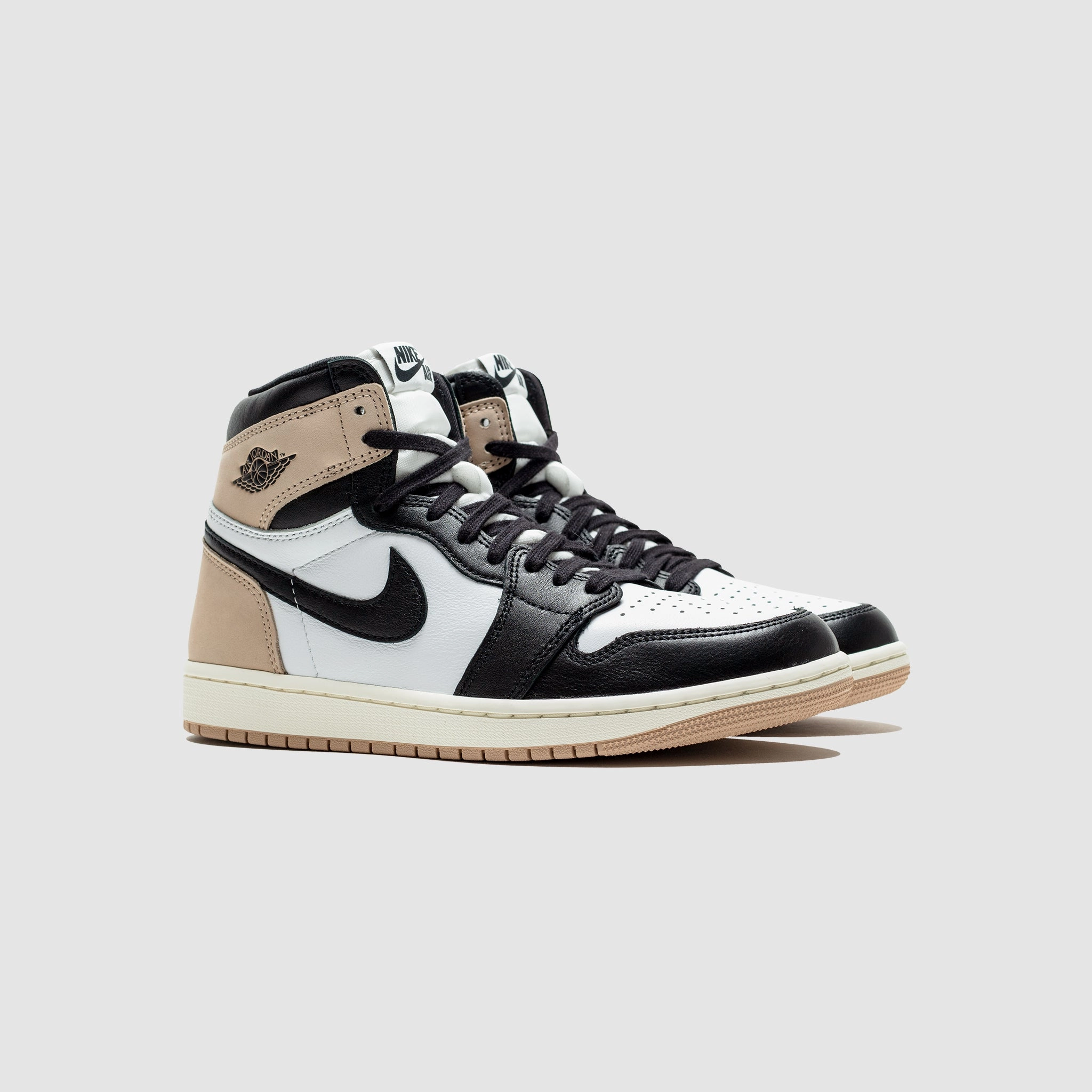 WMNS AIR JORDAN 1 RETRO HIGH OG LATTE
